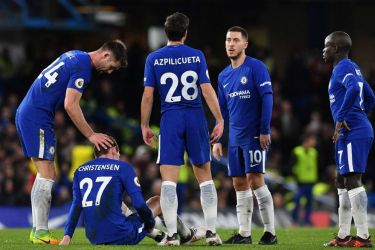 Para pemain Chelsea tertunduk lesu saat kalah dari Wolverhampton 0-1. (Ist)