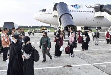 WNI dari Sudan telah tiba di Jakarta dengan menggunakan pesawat Garuda.  Foto : Ist