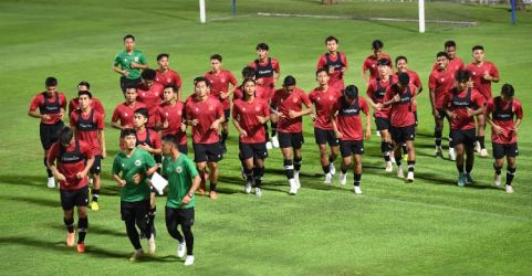 Para pemain Timnas U-22 sedang melakukan latihan di Lapangan ABC Senayan. (Ist)
