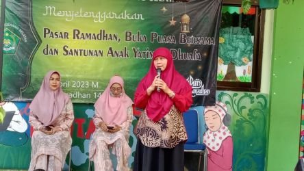 Keluarga besar Madrasah Ibtidaiyah Negeri (MIN) Kota Tangsel, menggelar kegiatan acara buka puasa bersama dan santunan puluhan anak yatim serta santunan kepada para dhuafa. (dra)