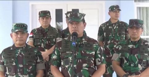 Panglima TNI Jenderal Yudo Margono saat memberikan konferensi pers terkait kondisi Papua.  Foto : Ist