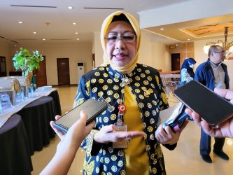 Plh Sekda Provinsi Banten Virgojanti ketika memberikan keterangan pers   foto : Ist