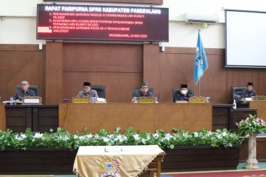 Suasana rapat paripurna dengan tiga agenda di Gedung DPRD Pandeglang, Rabu (10/5/2023).(Istimewa)