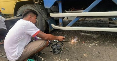 Komunitas KST dukung Ganjar saat melakukan pelatihan di Pasar Kamis. Foto : Ist