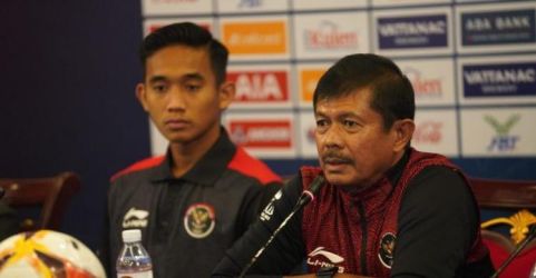 Pelatih Garuda Muda Indra Safri saat konferensi pers.  Foto : Ist