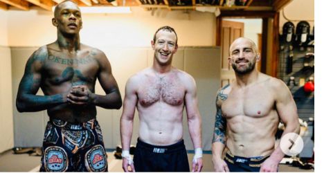 Pendiri Meta Mark Zuckerberg (tengah) saat memamerkan perut six packnya di Instagram. Foto : Instagram