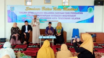 Seminar MUI Tangsel tentang perempuan.(dra)