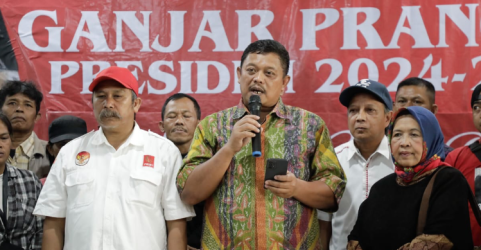 Pendiri Projo Jawa Barat Agung Surya saat menyampaikan konferensi pers. Foto : Ist