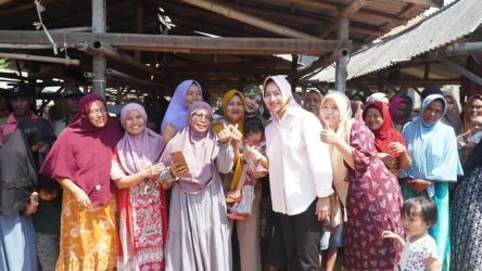 Airin Rachmi Diany saat kunjungan di Kabupaten Serang, Kemarin. Foto : Ist