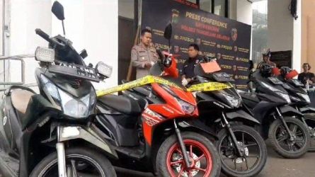 Polisi berhasil menangkap pelaku pendahan motor curian. Terdapat sebanyak 22 motor hasil curian berhasil diamankan.(dra)
