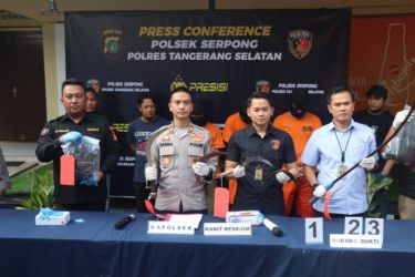 Polsek Serpong akan melakukan pendataan terhadap pandai besi dan penjual sajam, guna meminimalisir tawuran.(dra)
