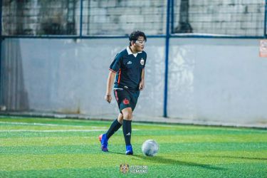 Thimoty penggemar sepakbola nasional. Foto : Ist