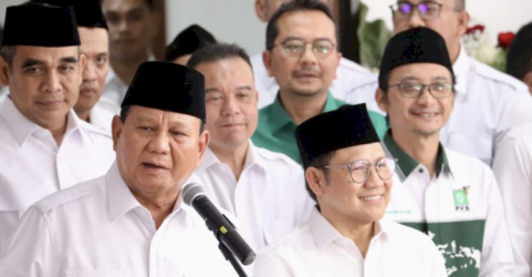 Ketum Nasdem Prabowo Subianto (kiri) bersama Ketum PKB Muhaimin Iskandar (kanan)
