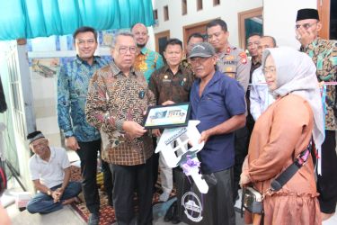 Wali Kota Serahkan 94 RUTLH di Ciputat dan Ciputat Timur. (Ist)
