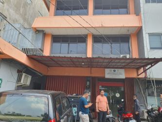 Suasana tempat rahabilitas narkoba di Ciputat Timur, pasca kejadian mengamuknya para pasien rehabilitas tersebut.(dra)