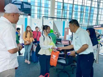 Sapaan Hangat untuk Penumpang Pelita Air di Hari Pelanggan Nasional 2023. (Ist)