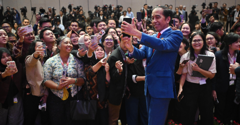 Presiden Jokowi disela-sela acara KTT ASEAN. Foto : Setpres