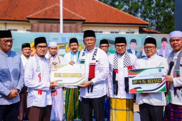 Pemkot Tangsel memberikan bantuan untuk warga Palestina yang menjadi korban perang.(dra)