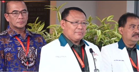 Tim fokter RSPAD dan Ketuq KPU. Foto : Ist