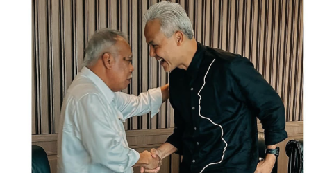 Capres Ganjar Pranowo bersama Menteri PUPR Basuki Hadimuljomo. Foto : Ist