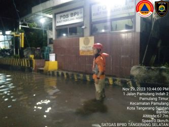 Banjir melanda sejumlah perumahan di Pamulang dan Ciputat, Tangsel, Kamis (30/11/2023). (Dok. BPBD Tangsel)