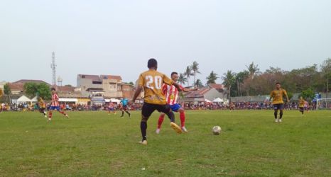Aseng FC kesulitan membobol gawang RBC Kembangan.(Foto: Red/tangselpos.id).