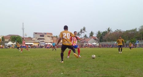 Aseng FC kesulitan membobol gawang RBC Kembangan.(Foto: Red/tangselpos.id).