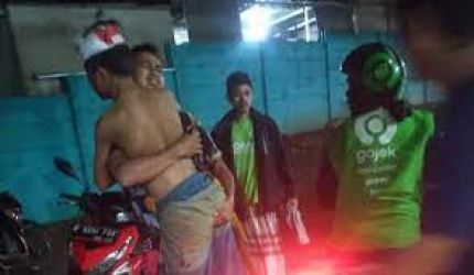 Seorang remaja alami luka bacok, diduga menjadi korban begal di Kawasan Kecamatan Setu.(Dra)