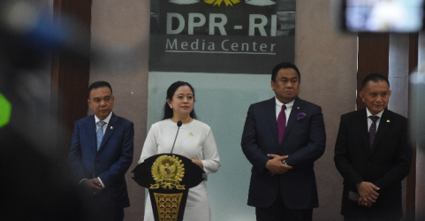 Ketua DPP PDIP Puan Maharani (baju putih) . Foto : Ist