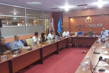 Rapat persiapan HPN 2024 di kantor PWI. Foto : Ist