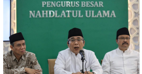 Ketua Umum PBNU Gus Yahya (Tengah). Foto : Ist