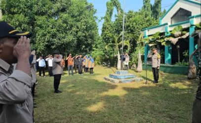 Polsek Pondok Aren gelar Apel Tiga Pilar di Kelurahan Perigi Baru, Kecamatan Pondok Aren, Rabu (10/1).(dra)