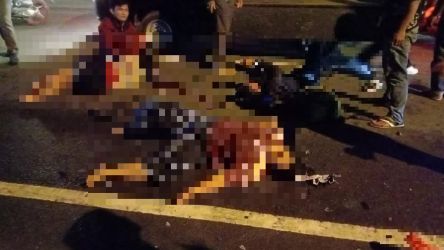 Kondisi para korban yang terlibat kecelakaan lalu lintas di Jalan Pahlaman Seribu, Serpong, Rabu (10/1) malam, korban alami luka parah.(dra)