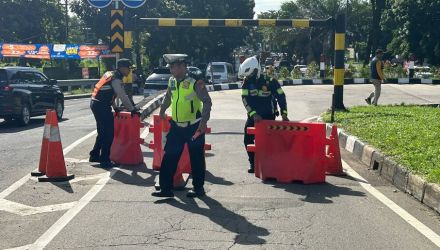 Penutupan U Turn Rawa Buntu, Serpong, Tangsel, Sabtu (20/01/2024). (Dok. Satlantas Polres Tangsel)