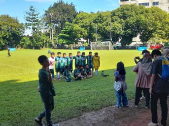 Anak-anak berbakat di bidang sepak bola adu skill di Midea League yang dilangsungkan di Lapangan ISCI, Ciputat Timur. (mg.1)