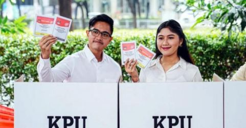 Ketua PSI Kaesang bersama Istri. Foto : Ist