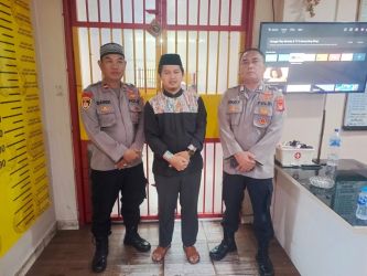 Sejumlah narapidana di Rutan Polres Tangerang Selatan (Tangsel) mendapatkan siraman rohani dan Tausiyah oleh Ustad Nuryadi.(dra)