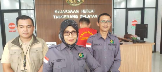 Kejari Kota Tangsel, menangkap DPO di Jakarta, usai buron sejak 2021 silam.(dra)