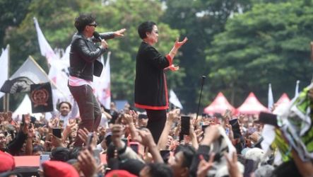 Ketum PDIP Megawati Soekarnoputri saat kampanye di Bandung. Foto : Ist