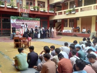 Gebyar Ramadan di SMA & SMK Triguna Utama Ciputat menghadirkan fashion show.(mg1)