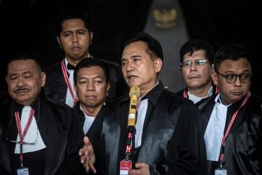 Yusril Ihza Mahendra dan Tim Kuasa Hukum paslon no 2. Foto : Ist