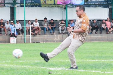 Wakil Wali Kota Tangsel, Pilar Saga Ichsan membuka Pakujaya Cup ke IX 2024, di Stadion Mini Pakujaya, Kelurahan Pakujaya, Kecamatan Serpong Utara, Minggu (28/4/2024) sore.