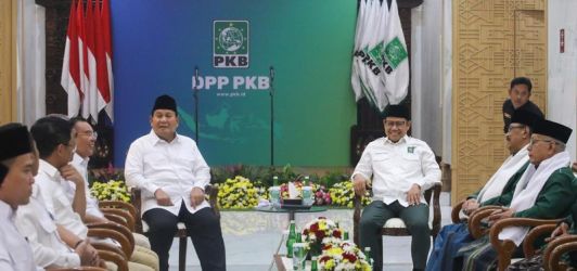 Prabowo saat bertandang ke kantor PKB. Foto : Ist