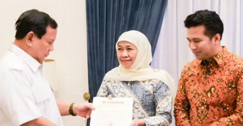 Ketum Gerindra Prabowo Subianto bersama Khofifah dan Emir Dardak. Foto : Ist