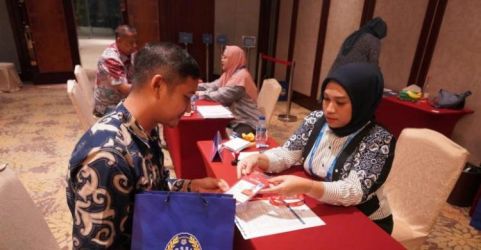 Peserta konggres saat regrestrasi. Foto : Ist