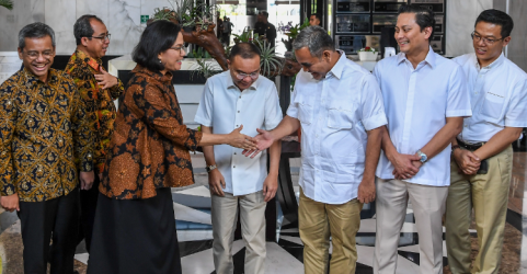 Tim Gugus Tugas Sufi Dasco (no 4 dari kiri) saat bertemu Menkeu Sri Mulyani
