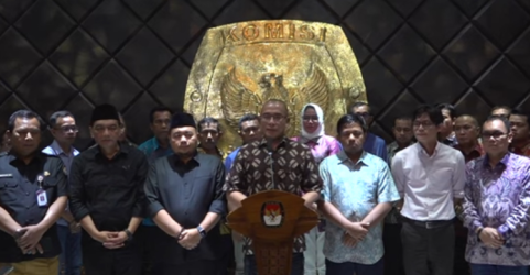 Ketua KPU Hasyim Asy'ari saat menggelar konferensi pers. Foto : Ist