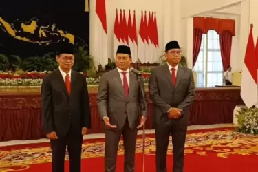Tommy Djiwandono (tengah) usai dilantik jadi Wamenkeu. Foto : Ist