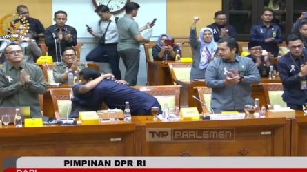 Para Hakim saat rapat di DPR Senayan. Foto : Ist