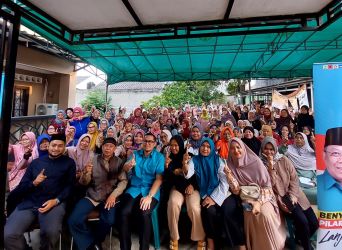 Kampanye Pilar Saga Ichsan di wilayah Pamulang Barat, Pamulang, Tangsel, Rabu (16/10/2024). (tangselpos.id/rmn)